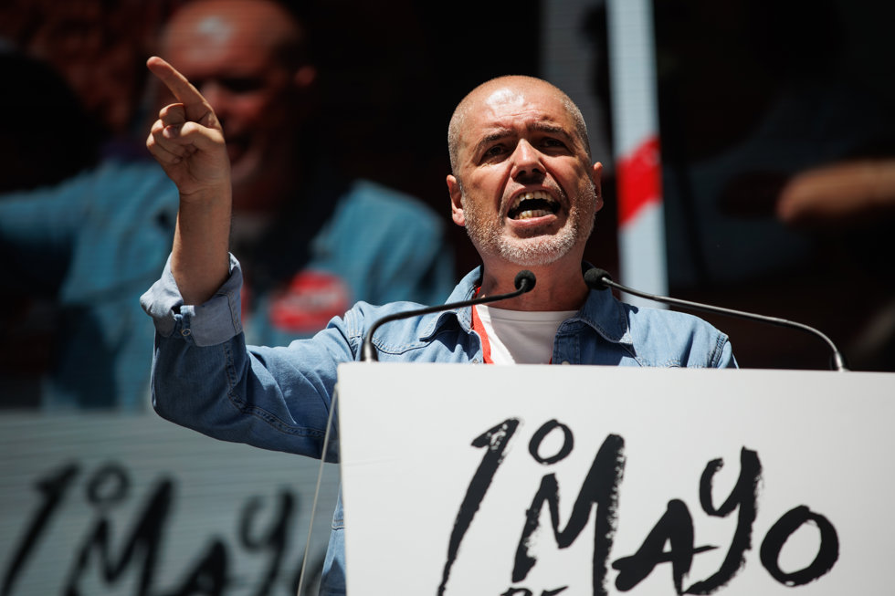 El Secretario General de CCOO, Unai Sordo, interviene durante la marcha por el Día Internacional de los Trabajadores, a 1 de mayo de 2023, en Madrid (España). 