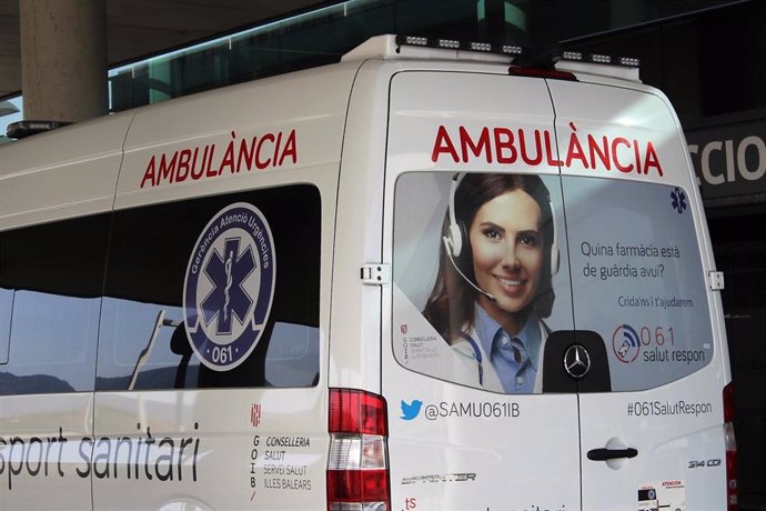Archivo - Ambulancia