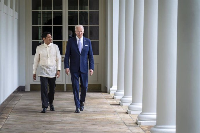 El presidente filipino, Ferdinand Marcos Jr., también conocido como 'Bongbong' Marcos, y su homólogo estadounidense, Joe Biden