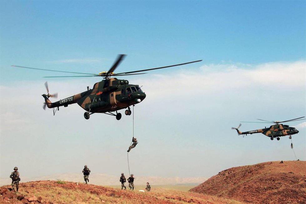 Archivo - Fuerzas militares en Tayikistán