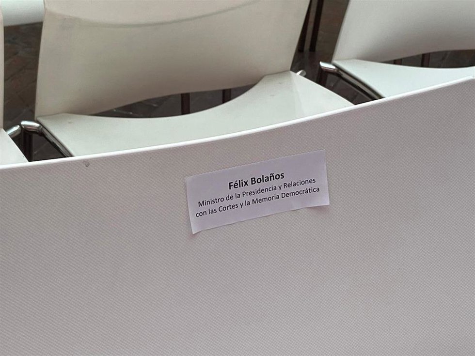 Sitio del ministro de la Presidencia, Relaciones con las Cortes y Memoria Democrática, Félix Bolaños, en el acto institucional de la Comunidad de Madrid.