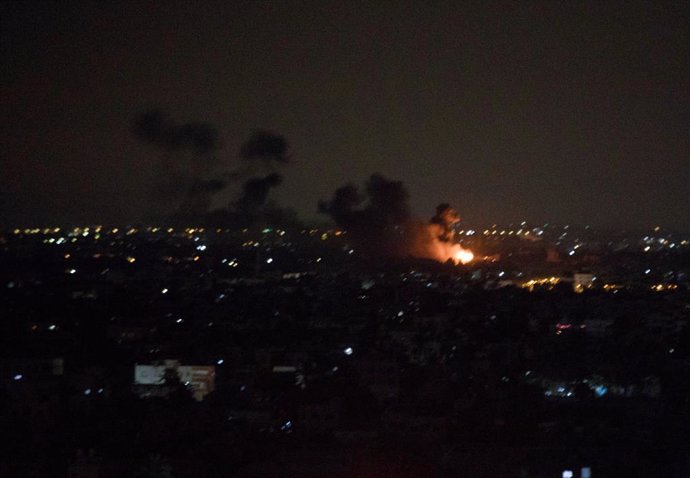 Ataque israelí contra la Franja de Gaza en represalia por el lanzamiento de cohetes por parte de Hamás