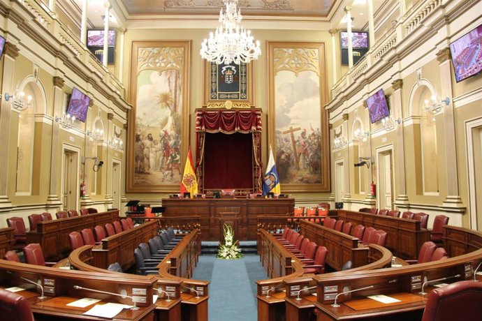 Archivo - SALÓN DE PLENOS DEL PARLAMENTO DE CANARIAS