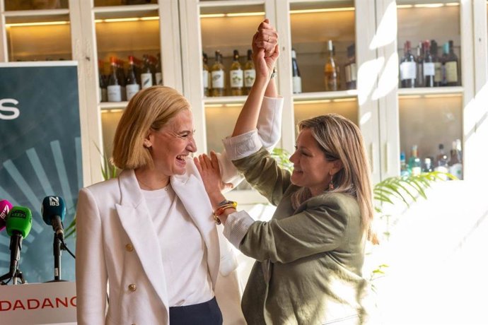 La candidata a la alcaldía de Palma por CS, Eva Pomar, y la portavoz nacional de Ciudadanos y candidata al Govern, Patricia Guasp.