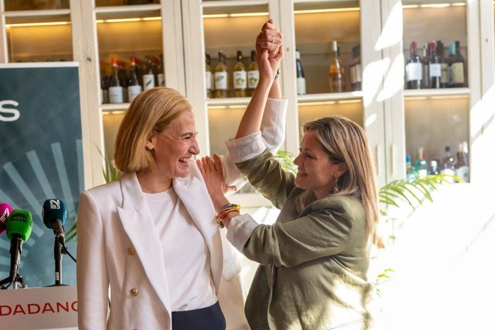 La candidata a la alcaldía de Palma por CS, Eva Pomar, y la portavoz nacional de Ciudadanos y candidata al Govern, Patricia Guasp.