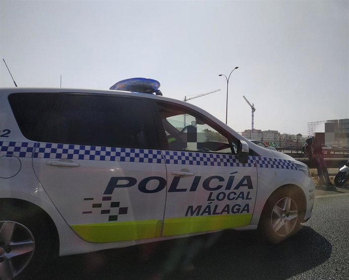 Archivo - Coche Policía Local Málaga en una imagten de archivo 