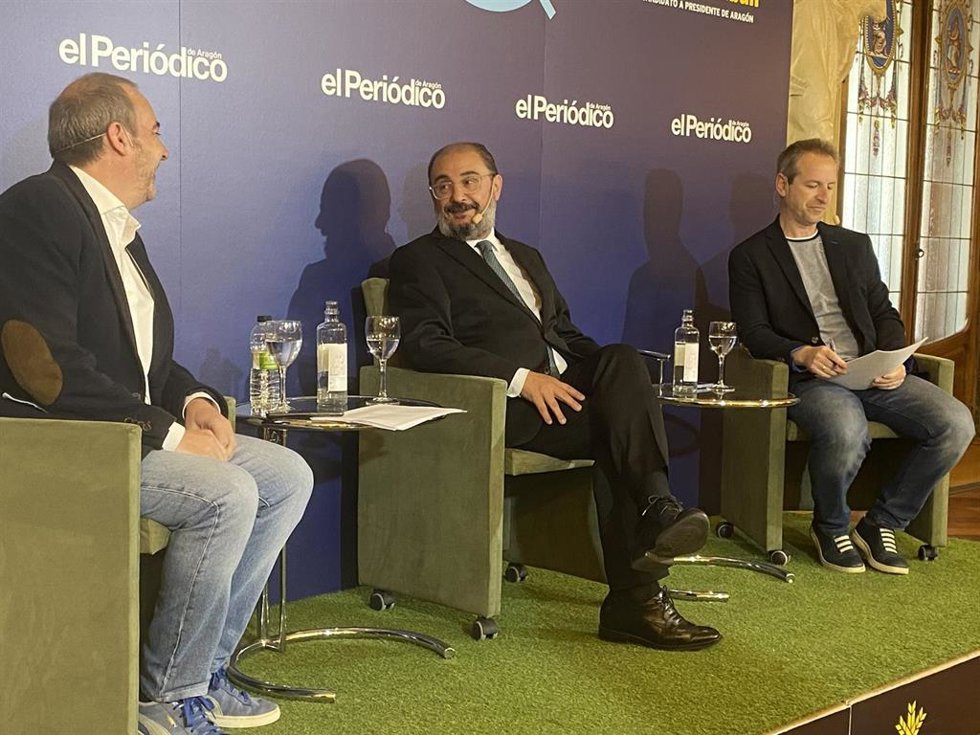 El presidente del Gobierno de Aragón, Javier Lambán, en el desayuno-coloquio de El Periódico de Aragón.