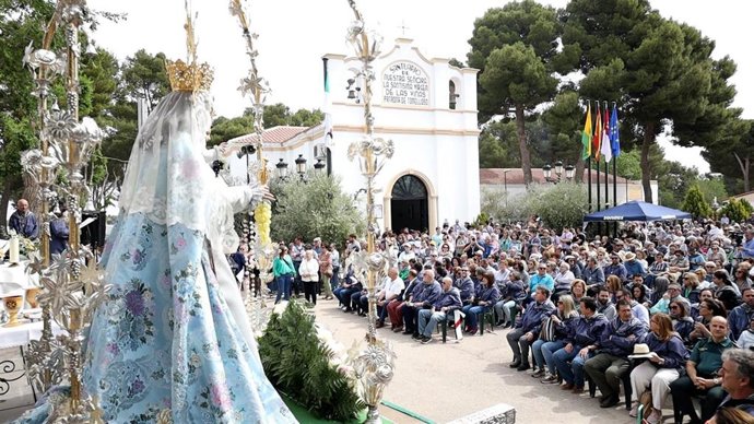 Más de 30.000 romeros se congregan para rendir homenaje a la Virgen de la Viñas de Tomelloso.