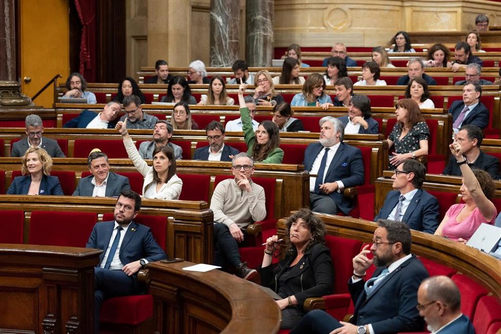 Votación de la proposición de ley de Junts sobre sequía en el pleno del Parlament.