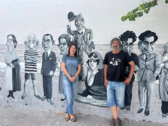 Un mural en Teatinos recoge la historia de Málaga a través de sus personajes