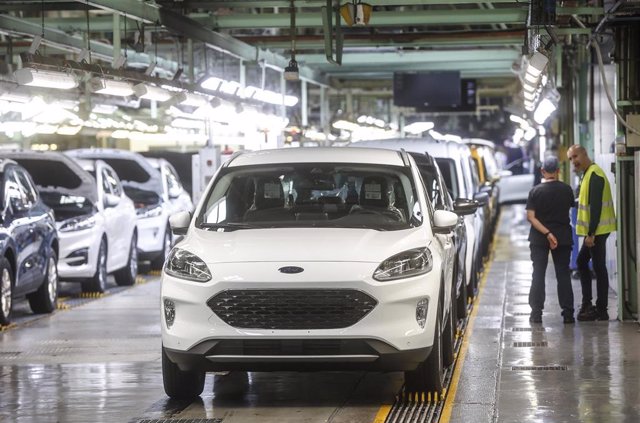 Archivo - Varios vehículos en la fábrica de Ford en Almussafes, a 24 de octubre de 2022, en Almussafes, Valencia