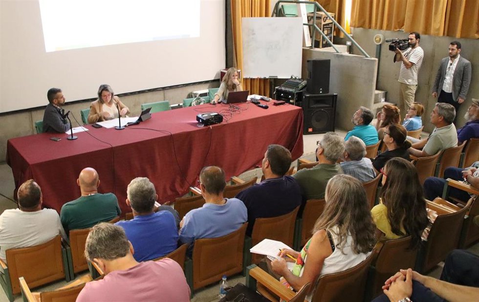 Vanoostende aborda con los afectados por el volcán un borrador de reparcelación más flexible y participativo