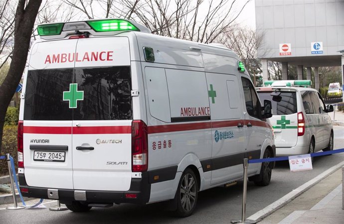 Archivo - Una ambulancia en Corea del Sur