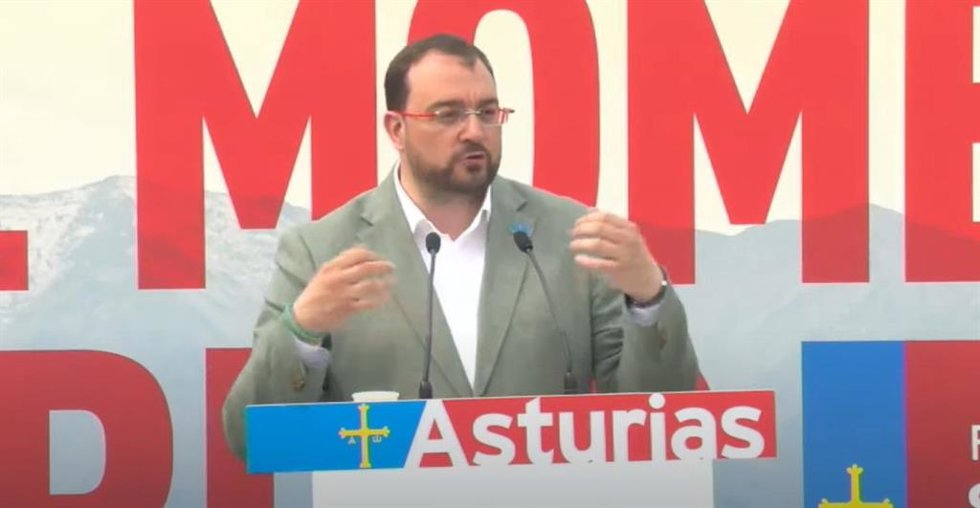 Adrián Barbón.