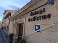 La delegada del Gobierno indica que la muerte del propietario de Bodega Guillermo se investiga como robo con violencia