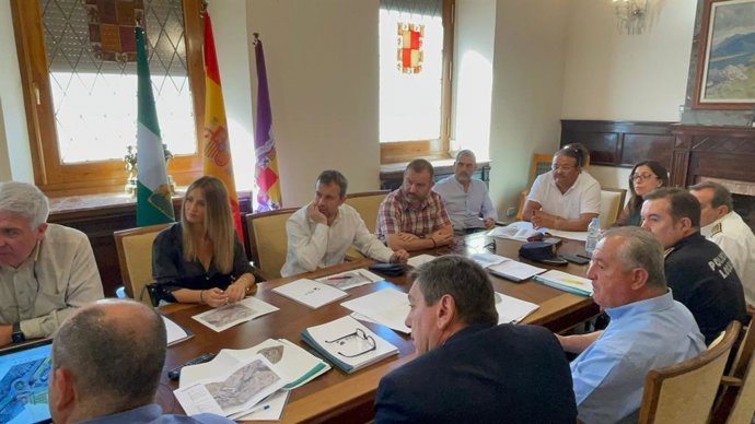 Reunión sobre las zonas de aparcamiento para Expoliva 2023.