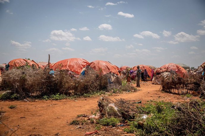Archivo - December 18, 2022, Mogadishu, Somalia: Tents seen at a camp for displaced people in Baidoa. The Horn of African country is suffering from its worst drought in decades, with millions of Somalis in need of food, aid and humanitarian assistance.