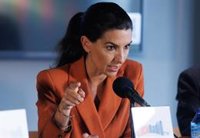 Monasterio mantendrá la política de "impuestos bajos" de Ayuso y sus primeras medidas irán a "proteger a los menores"