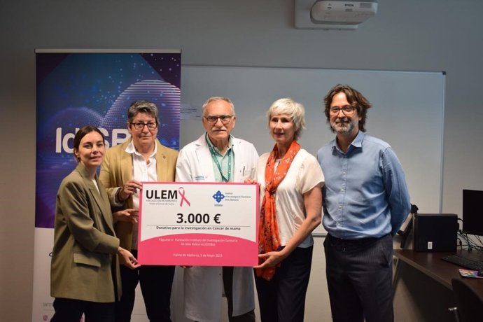 La asociación 'Un Lazo en Movimiento' colabora con Idisba en proyectos de investigación en cáncer de mama.