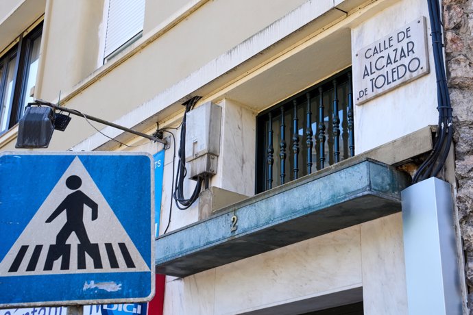 Placa de la calle Alcázar de Toledo