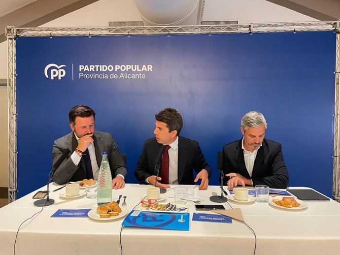 Desayuno del PP con representantes empresariales en Elche