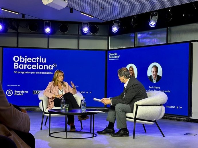 La candidata de Valents a la Alcaldía de Barcelona, Eva Parera, en la conferencia del ciclo 'Objectiu Barcelona' organizado por Barcelona Global y La Vanguardia este miércoles.