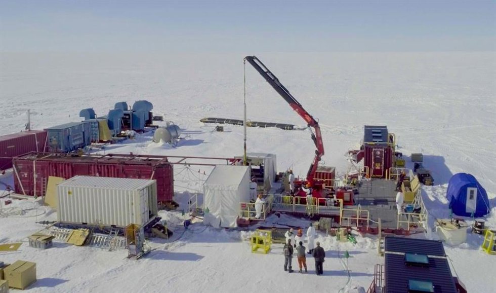 Los científicos rastrearon el movimiento del hielo utilizando sedimentos de un lago a más de 1 kilómetro bajo el hielo.