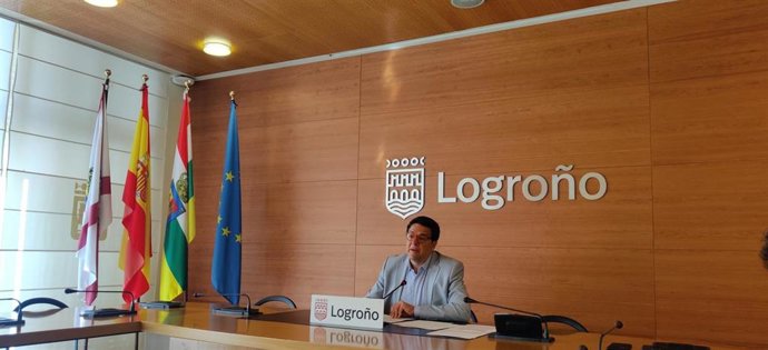 El portavoz del Equipo de Gobierno municipal, Kilian Cruz-Dunne, en la comparecencia de prensa posterior a la Junta de Gobierno