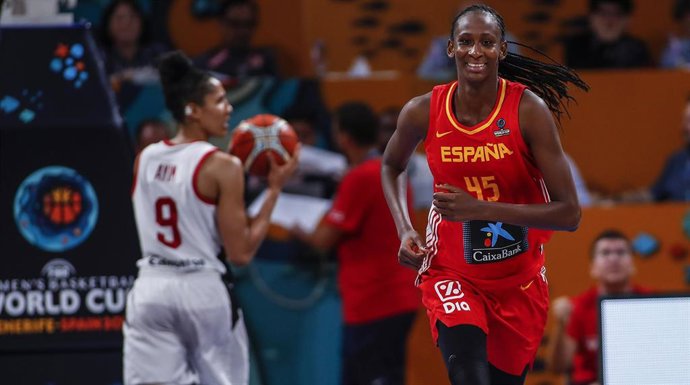 Archivo - Astou Ndour durante un partido de la selección española femenina de baloncesto
