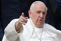 El Papa denuncia que la libertad de prensa está amenazada por un "consumismo que anestesia"