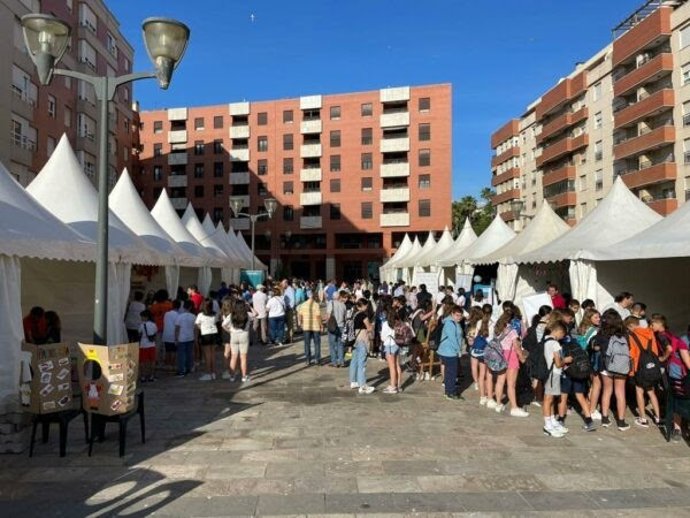 Más de 3.400 estudiantes muestran sus proyectos científicos en la feria Diverciencia en Algeciras