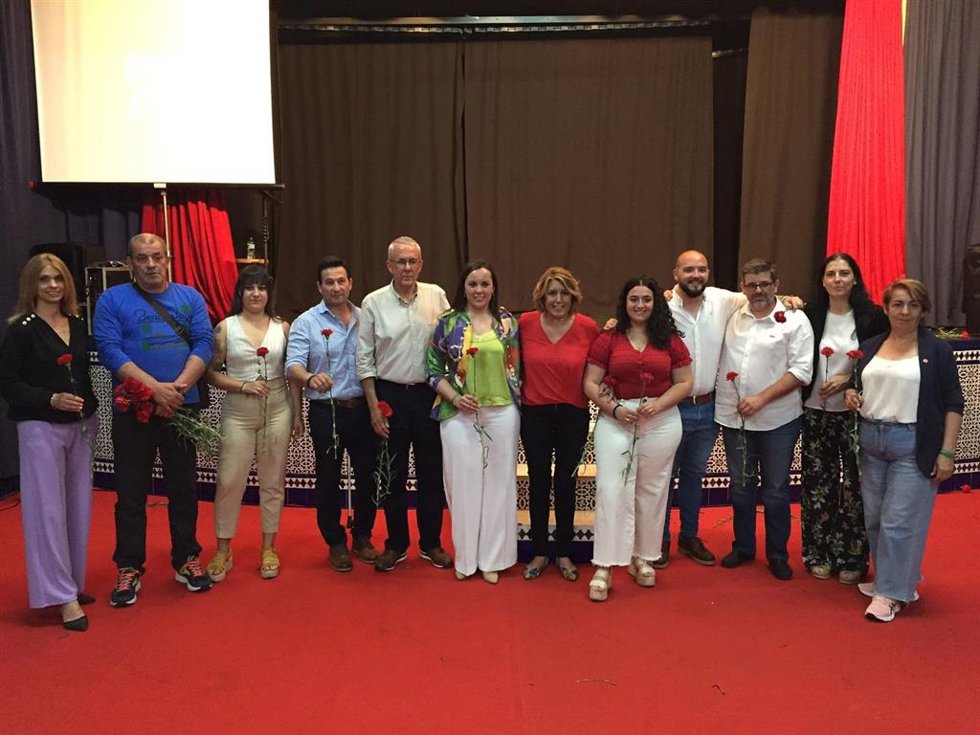 La senadora por la comunidad autónoma y expresidenta de la Junta de Andalucía, Susana Díaz, en Cumbres Mayores arropando la candidatura de Gemma Castaño.
