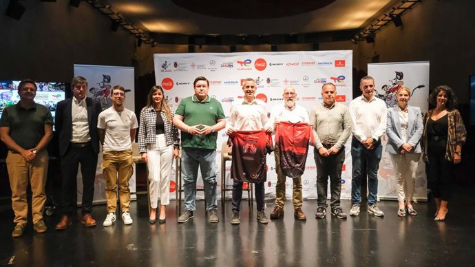 El vicepresidente y consejero de Universidades, Igualdad, Cultura y Deporte, Pablo Zuloaga, participa en la presentación de 'Los 10.000 del Soplao'.