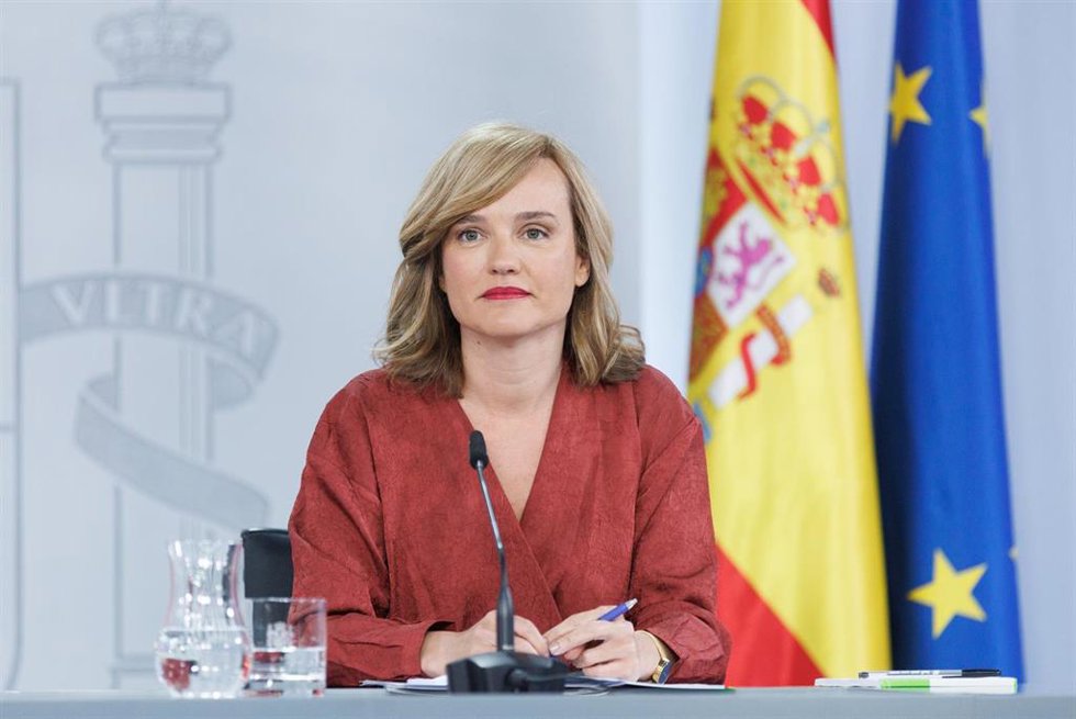 La ministra de Educación y Formación Profesional, Pilar Alegría, durante una rueda de prensa tras el Consejo de Ministros, en el Palacio de La Moncloa, a 11 de abril de 2023, en Madrid (España). El Consejo de Ministros ha aprobado hoy distribuir la cifr