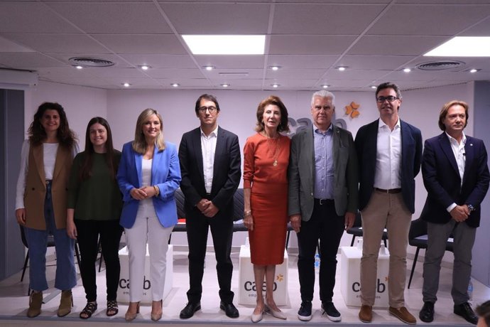 Representantes de los diferentes partidos políticos de Baleares durante el acto de la Confederación de Asociaciones Empresariales de Baleares (CAEB) en el que presentaban sus programas electorales