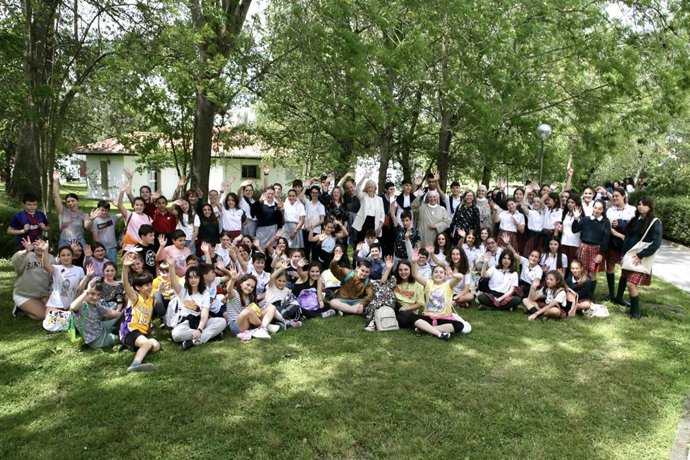 Entrega de premios del Concurso de Microrrelatos en el CRIE de Viérnoles