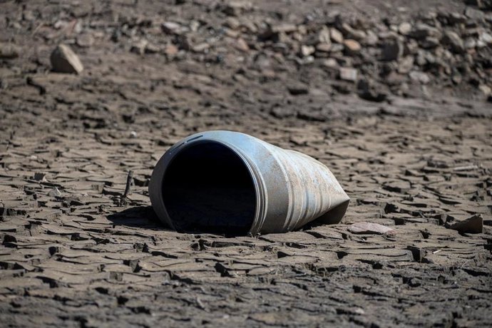 Archivo - Imágenes de la sequía en el pantano de Sau, a 27 de marzo de 2023, en Vilanova de Sau, Barcelona, Catalunya (España). El Ayuntamiento de Barcelona ya ha implementado medidas extremas en su plan de emergencia para hacer frente a la sequía, que 