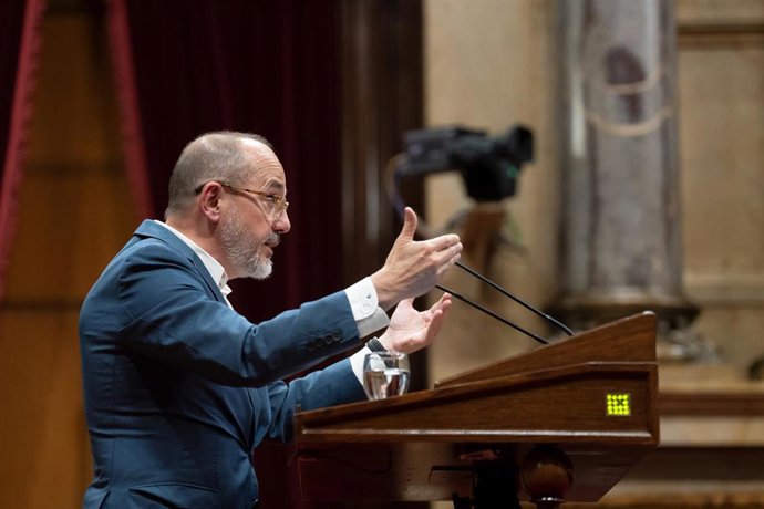 El conseller esta semana en el Parlament