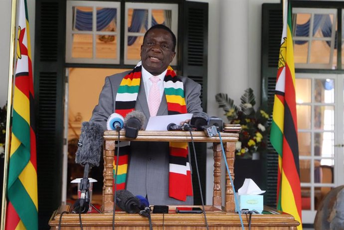 Archivo - El presidente de Zimbabue, Emmerson Mnangagwa