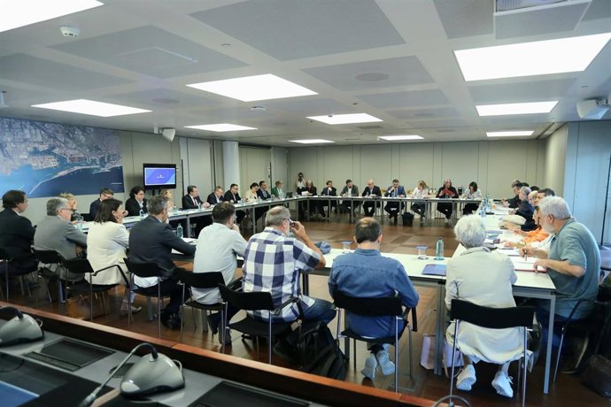 Primer encuentro del Consejo por la Sostenibilidad de los Cruceros promovida por el Puerto de Barcelona.
