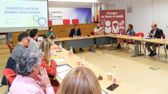 El consejero de Sanidad, Raúl Pesquera, preside el Consejo Asesor de Drogas.