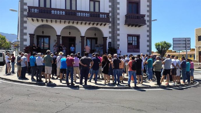 Concentración de agricultores en Tazacorte (La Palma)