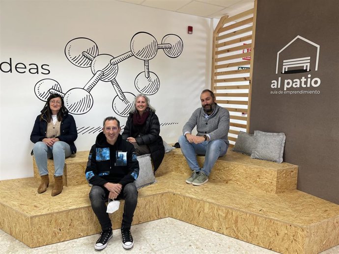 El Aula de Emprendimiento del CRN Producción, Carpintería y Mueble imparte un taller de creatividad e innovación.