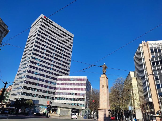 Jornada soleada de abril en Bilbao