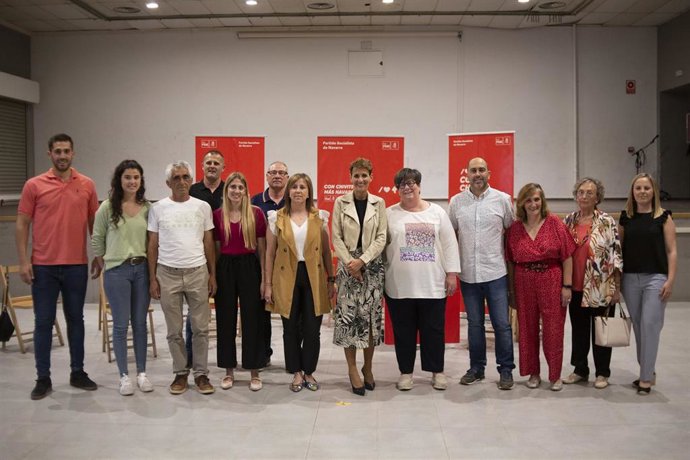 La secretaria general del PSN y candidata a la reelección como presidenta de Navarra, María Chivite, participa en la presentación de la candidatura de Raquel Paz a la Alcaldía de Cabanillas.