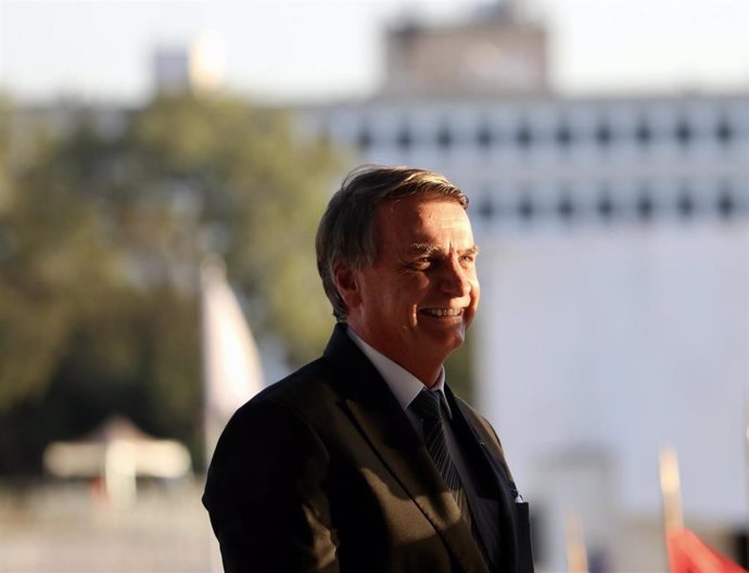 Archivo - El expresidente de Brasil Jair Bolsonaro frente al Palacio de Planalto