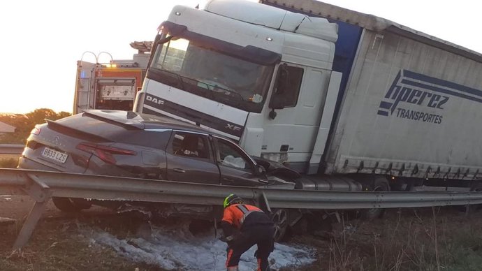 Dos heridos graves y uno leve en un accidente ocurrido en la N-232 a su paso por Calahorra