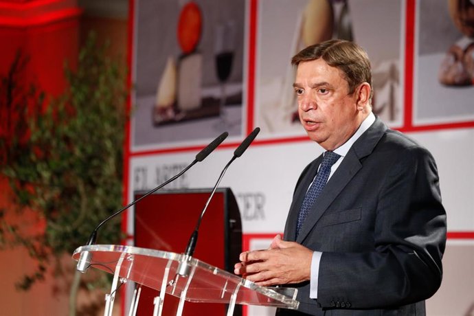 Archivo - El ministro de Agricultura, Pesca y Alimentación, Luis Planas