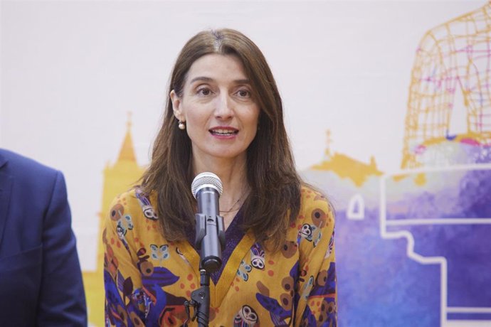 La ministra de Justicia, Pilar Llop, atiende a los medios de comunicación tras la visita institucional al ayuntamiento de Dos Hermanas