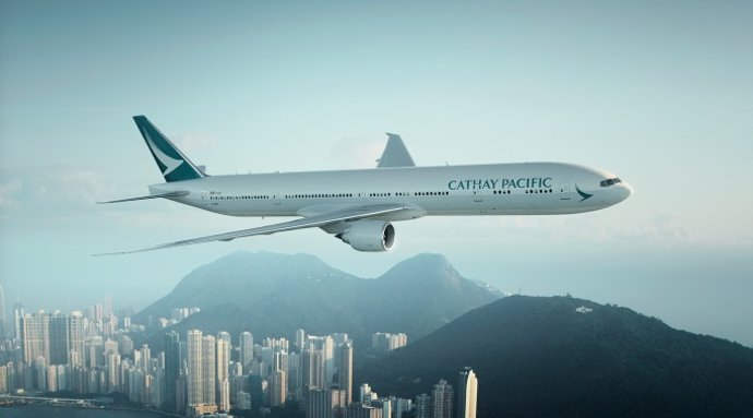 Archivo - Avión de Cathay Pacific.